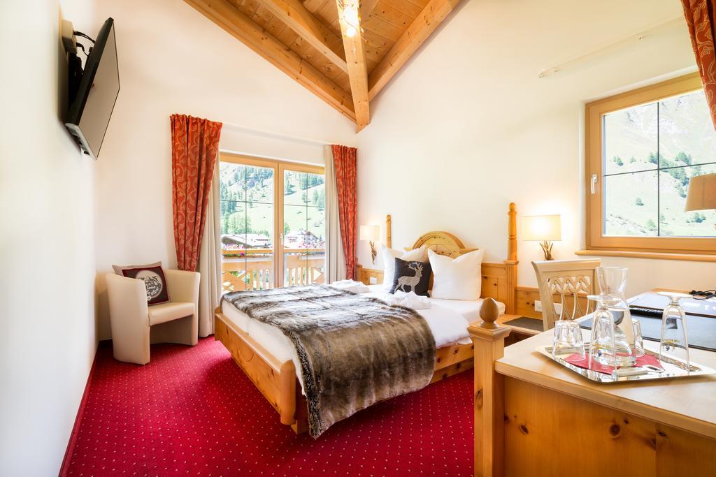 Chasa Castello Relax & Spa سامنون الغرفة الصورة